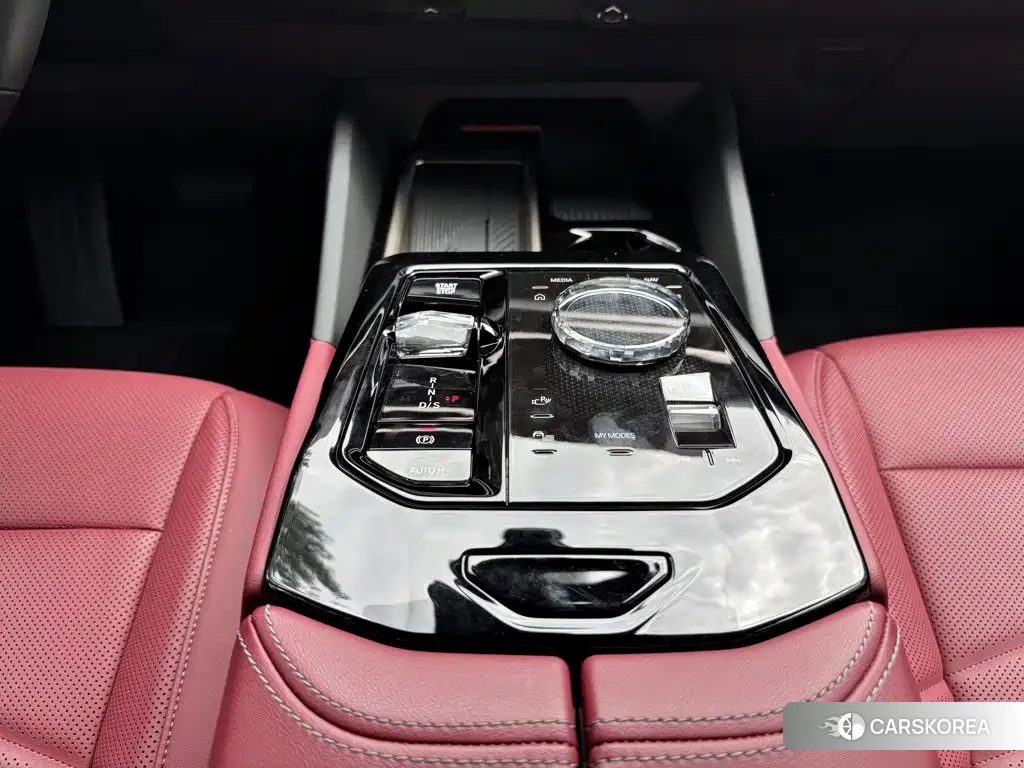 BMW 5 series 2025 Черный из Китая, фото 3
