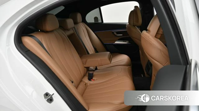 Mercedes-Benz E-Class W214 2026 Белый из Кореи, фото 3
