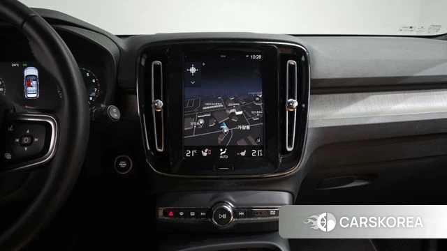 Volvo XC40 2021 Белый из Кореи, фото 3