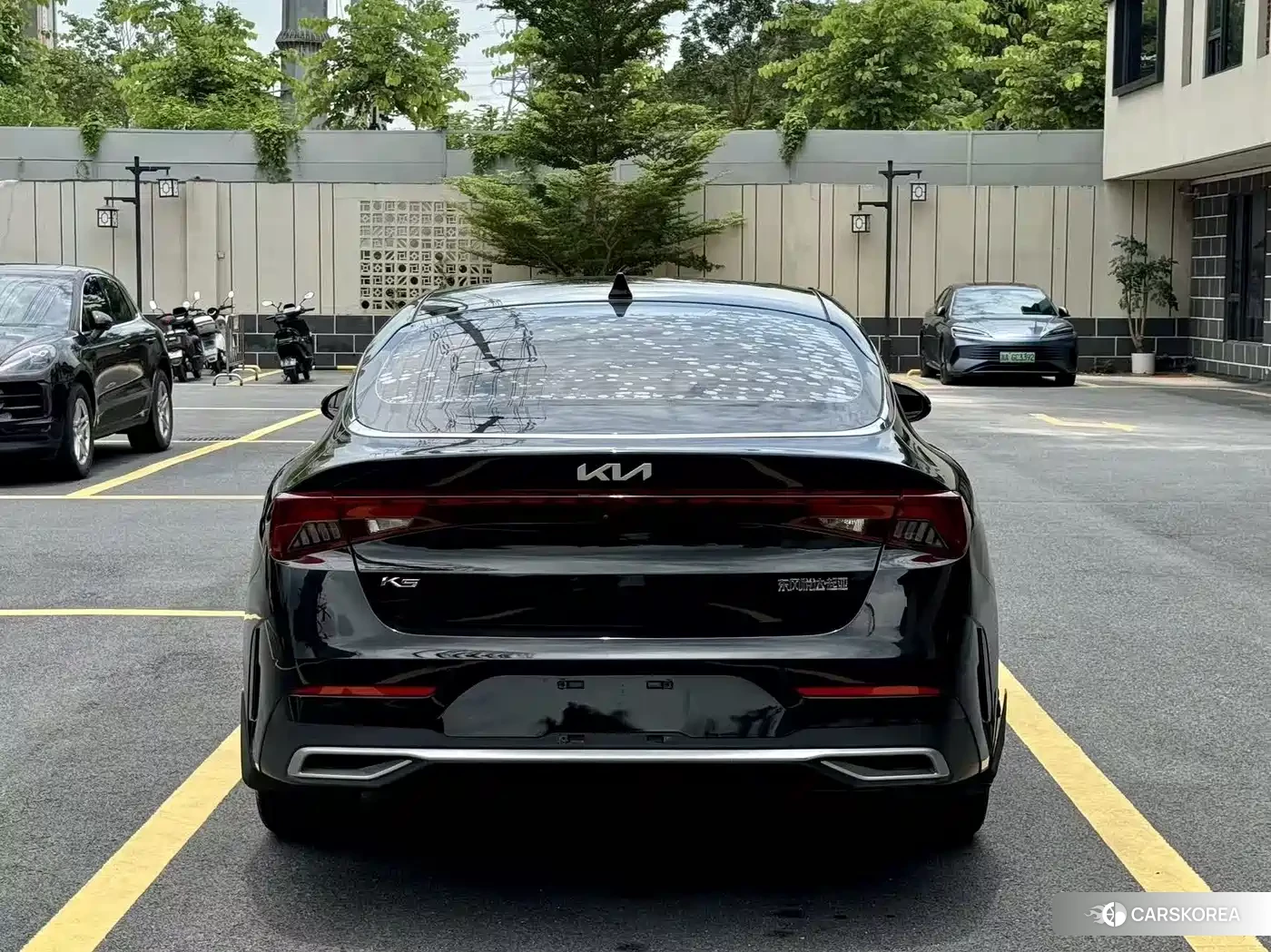 Kia K5 2022 Черный из Китая, фото 3