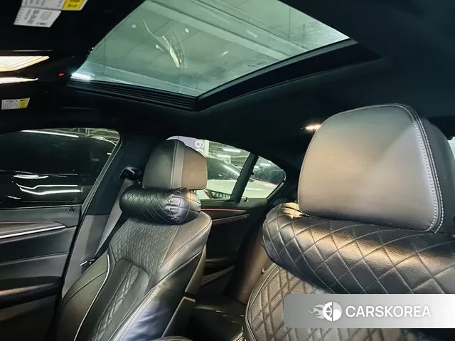 BMW 5 Series (G30) 2018 Белый из Кореи, фото 3