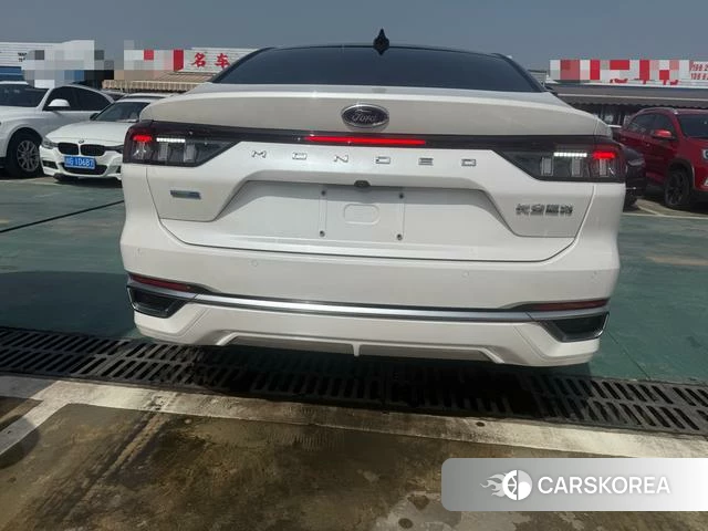Ford Mondeo 2023 Белый из Китая, фото 3