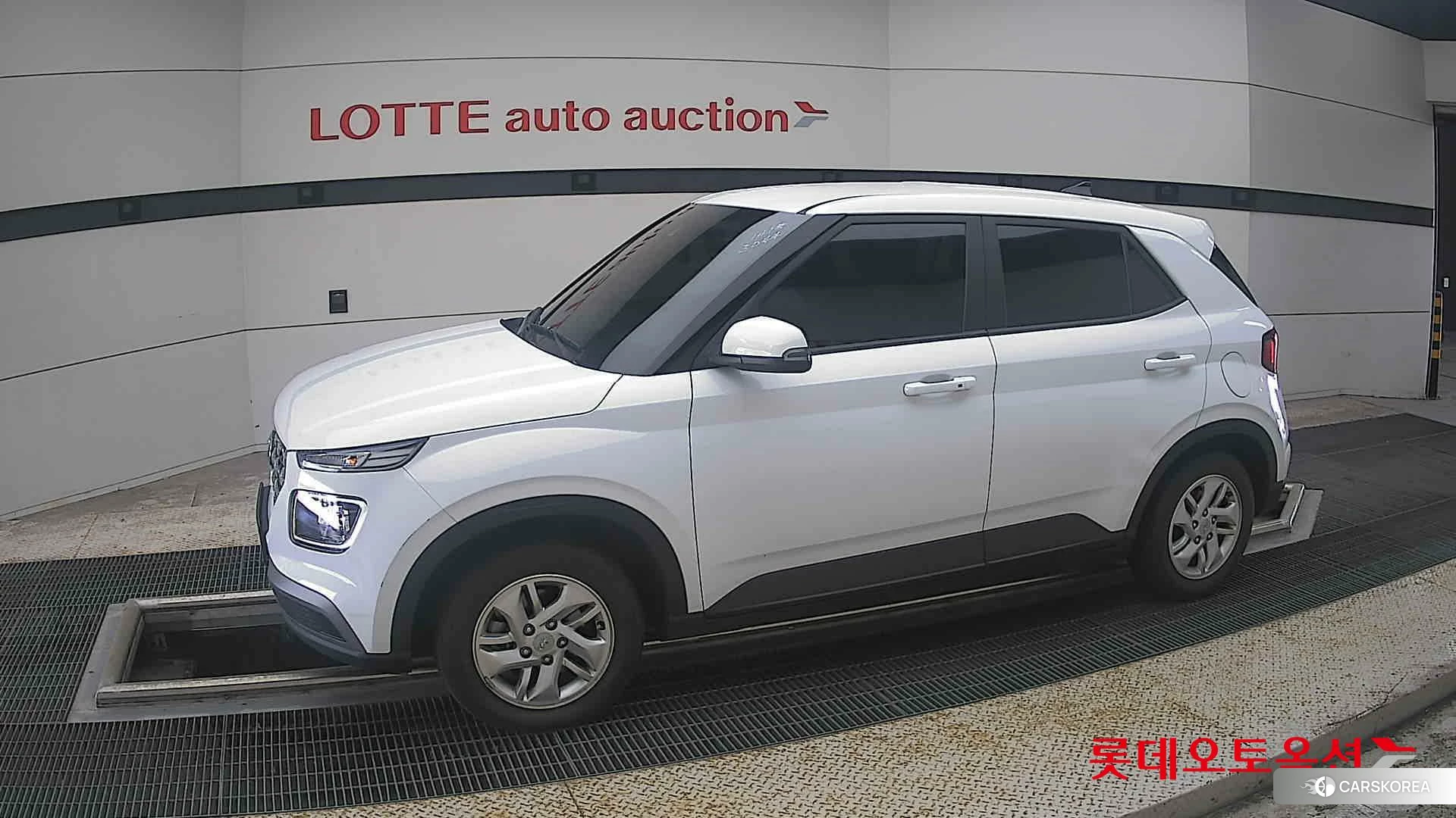 Hyundai Venue 2022 Белый из Кореи, фото 3