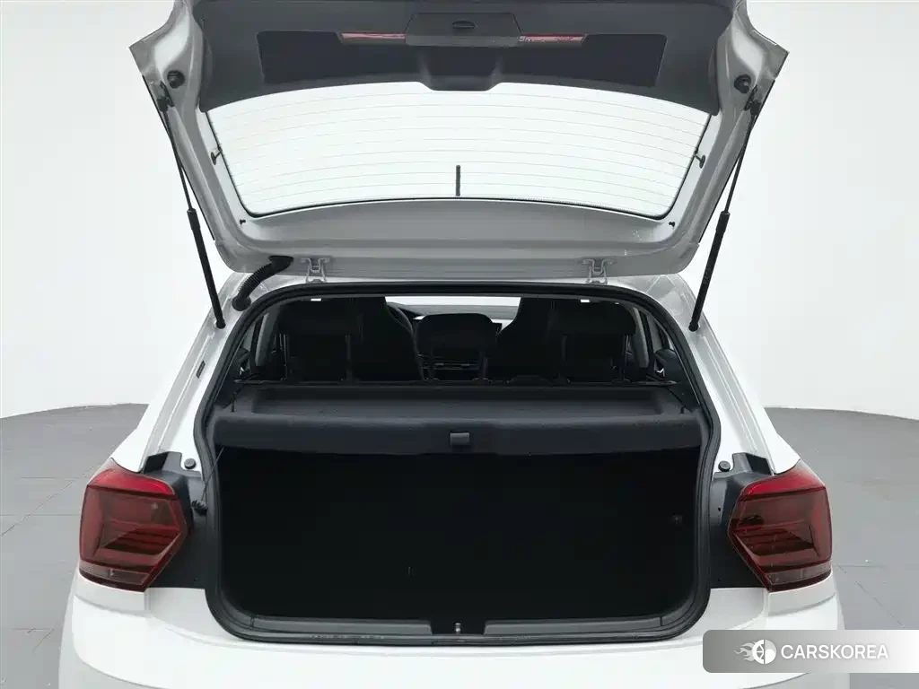 Volkswagen Polo 2024 Белый из Китая, фото 3