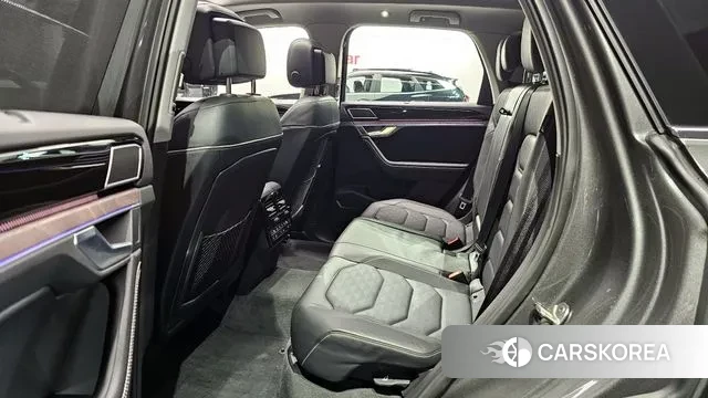 Volkswagen Touareg 3rd generation 2024 Серый из Кореи, фото 3