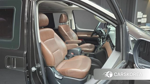 Hyundai The New Grand Starex 2018 Коричневый из Кореи, фото 3