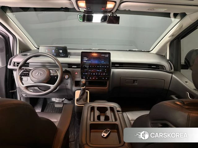 Hyundai Staria 2023 Черный из Кореи, фото 3