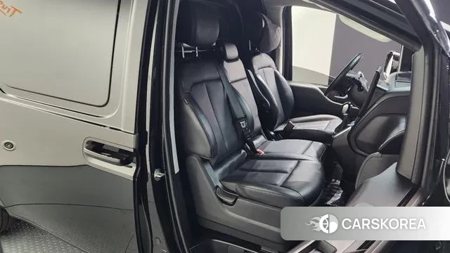 Hyundai Staria 2022 Черный из Кореи, фото 3