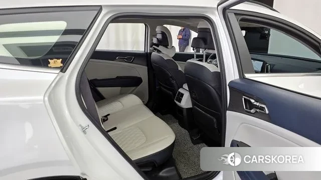 Kia Sportage 5th Generation 2023 Белый из Кореи, фото 3