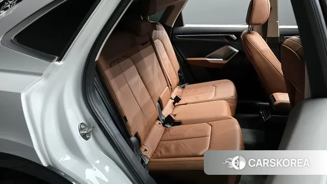 Audi Q3 (F3) 2023 Белый из Кореи, фото 3