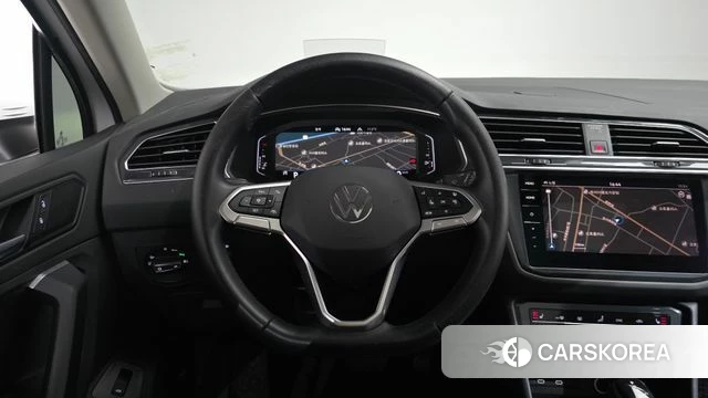 Volkswagen Tiguan second Generation 2023 Белый из Кореи, фото 3