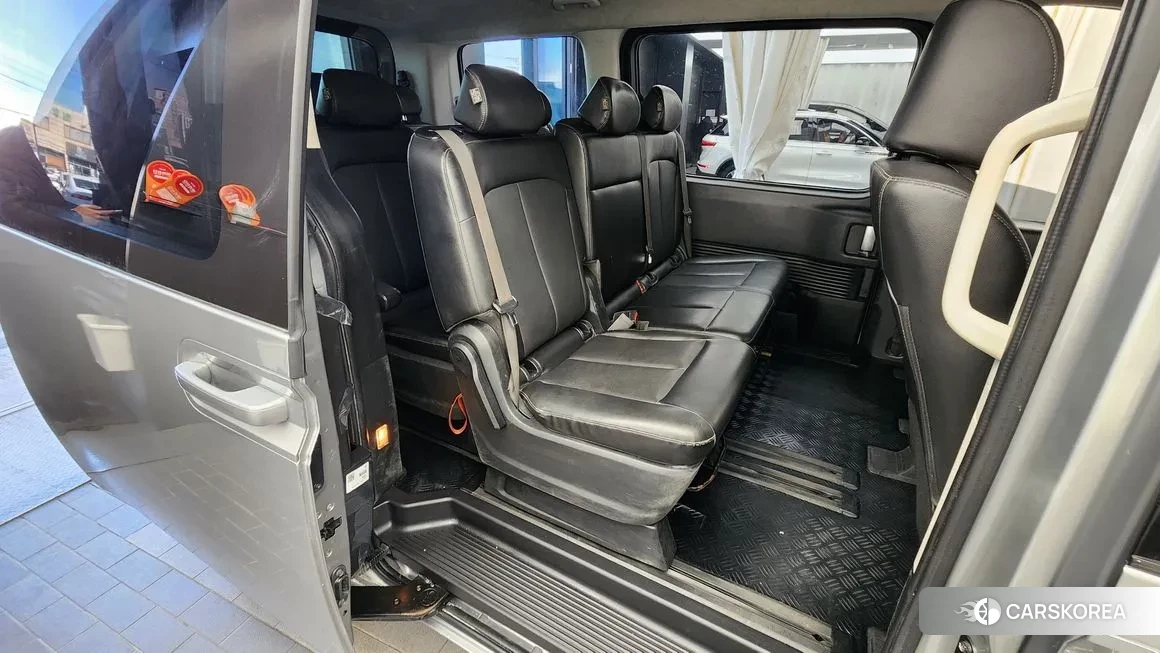 Hyundai Staria 2022 Серебряный из Кореи, фото 3