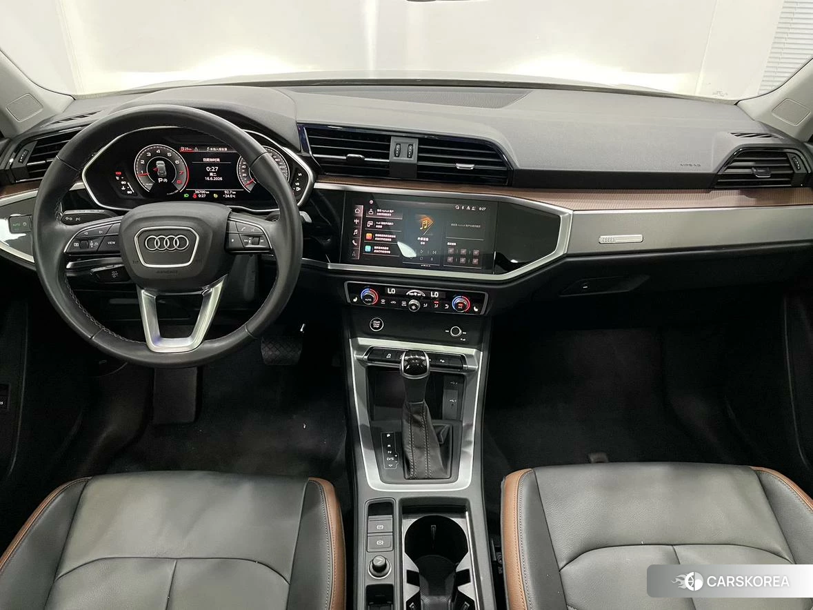 Audi Q3 2021 Темно-серый из Китая, фото 3