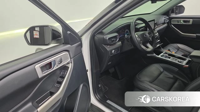 Ford Explorer 6th Generation 2021 Белый из Кореи, фото 3