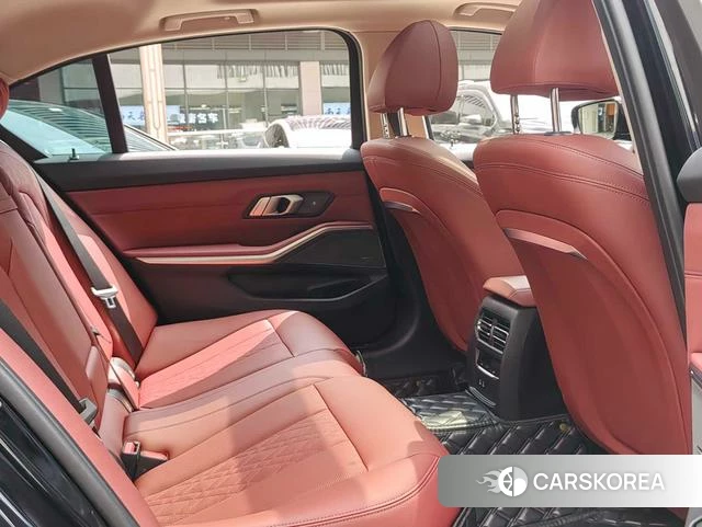 BMW 3 series 2024 Черный из Китая, фото 3