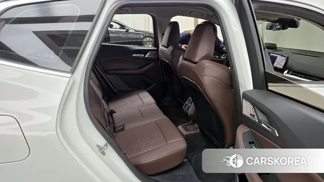 BMW 2 Series Active Tourer (U06) 2024 Белый из Кореи, фото 3