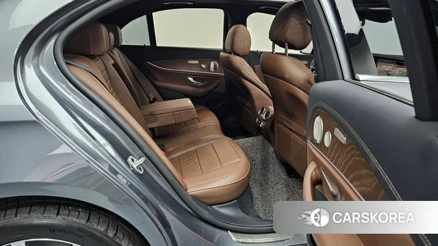 Mercedes-Benz E-Class W213 2021 Серый из Кореи, фото 3