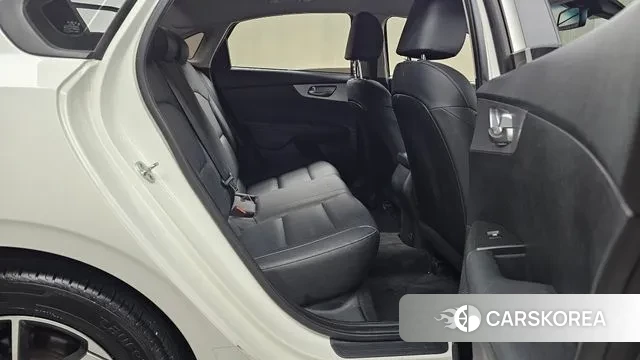 Kia The New K3 2nd generation 2021 Белый из Кореи, фото 3