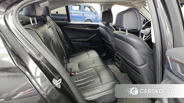 BMW 5 Series (G30) 2018 Серый из Кореи, фото 3