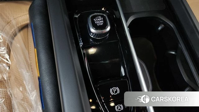 Volvo XC60 second Generation 2022 Белый из Кореи, фото 3