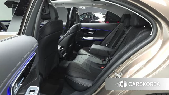 Mercedes-Benz E-Class W214 2024 Коричневый из Кореи, фото 3