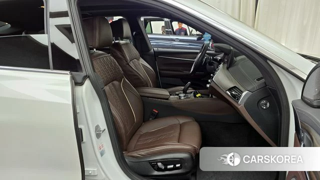 BMW 6 Series GT (G32) 2021 Белый из Кореи, фото 3