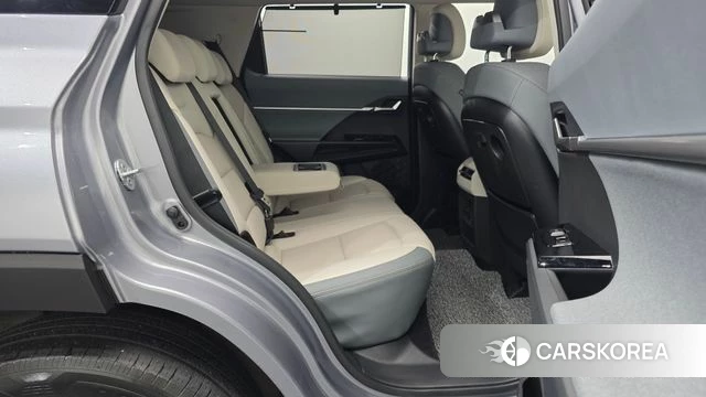 Ssangyong Torres EVX 2024 Серебристо-серый из Кореи, фото 3