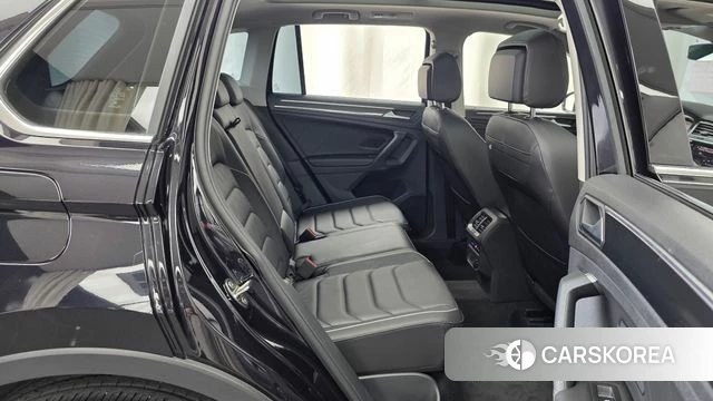Volkswagen Tiguan second Generation 2024 Черный из Кореи, фото 3