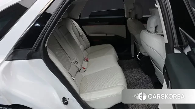 Hyundai Grandeur Hybrid (GN7) 2023 Белый из Кореи, фото 3