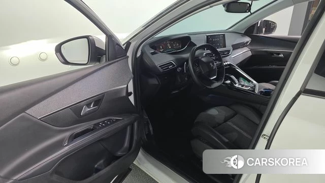 Peugeot 5008 second generation 2018 Белый из Кореи, фото 3