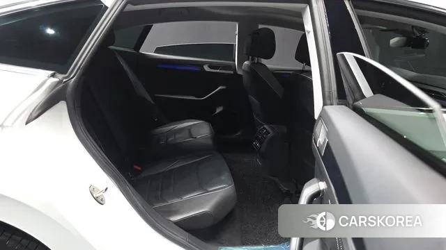 Volkswagen Arteon 2023 Белый из Кореи, фото 3