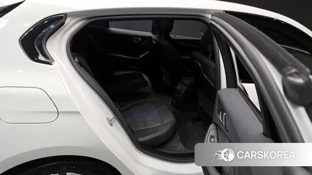 BMW 1 Series (F40) 2024 Белый из Кореи, фото 3