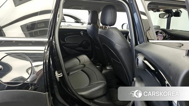 Mini Cooper 2023 Черный из Кореи, фото 3