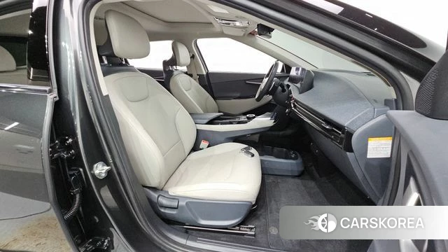 Kia EV6 2023 Серый из Кореи, фото 3