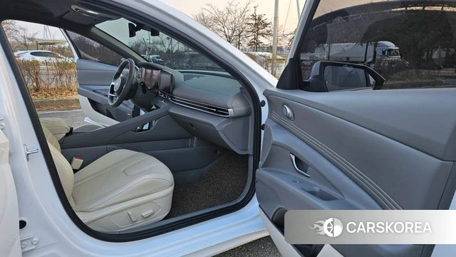 Hyundai The New Avante (CN7) 2023 Белый из Кореи, фото 3