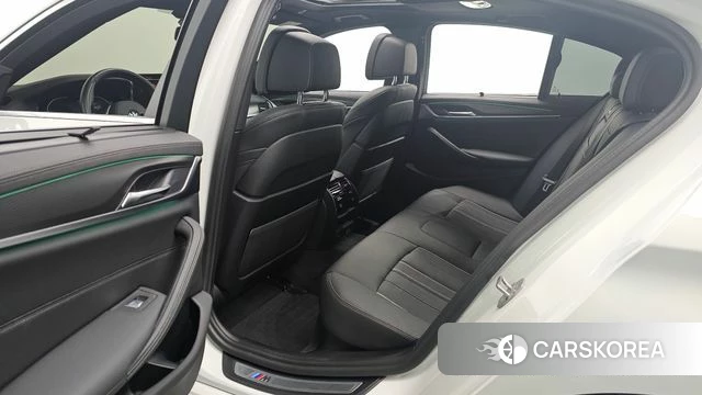 BMW 5 Series (G30) 2022 Белый из Кореи, фото 3