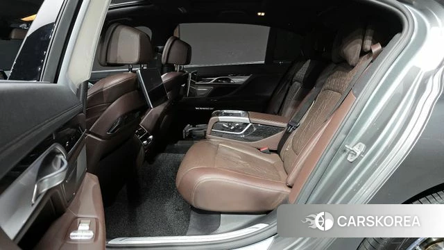 BMW 7 Series (G11) 2018 Серебристо-серый из Кореи, фото 3