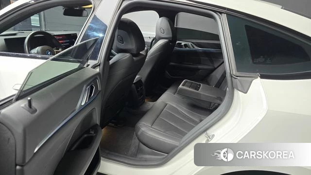 BMW i4 2022 Белый из Кореи, фото 3