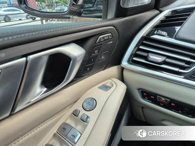 BMW X7 (G07) 2021 Черный из Кореи, фото 3