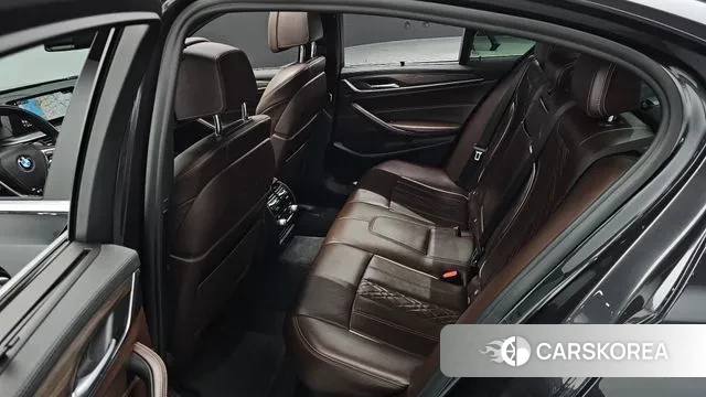 BMW 5 Series (G30) 2018 Серый из Кореи, фото 3