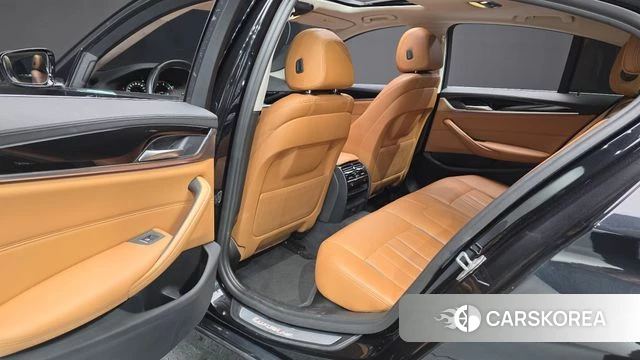 BMW 5 Series (G30) 2018 Черный из Кореи, фото 3