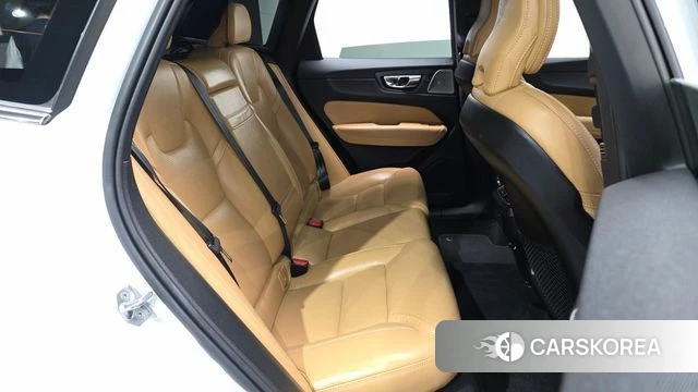 Volvo XC60 second Generation 2020 Белый из Кореи, фото 3