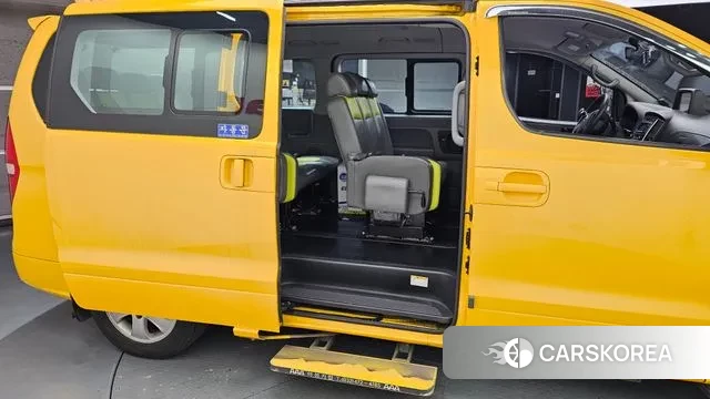 Hyundai The New Grand Starex 2018 Желтый из Кореи, фото 3