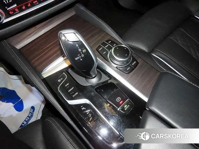 BMW 6 Series GT (G32) 2022 Серебристо-серый из Кореи, фото 3
