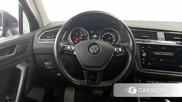 Volkswagen Tiguan second Generation 2018 Черный из Кореи, фото 3