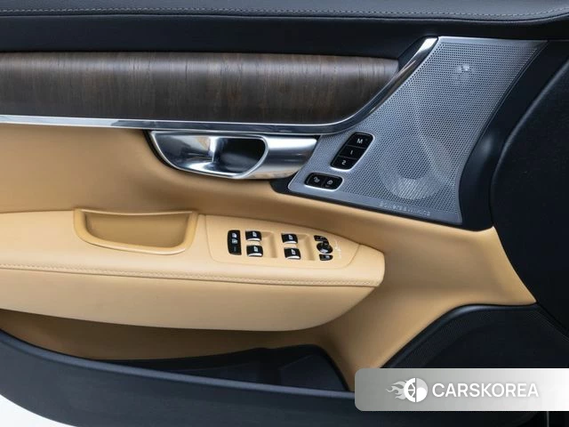 Volvo S90 2023 Черный из Кореи, фото 3