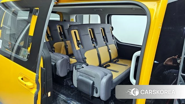 Hyundai Staria 2024 Желтый из Кореи, фото 3