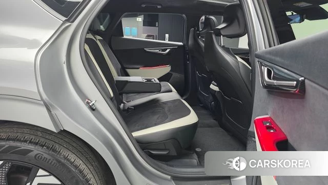 Kia EV6 2023 Серый из Кореи, фото 3