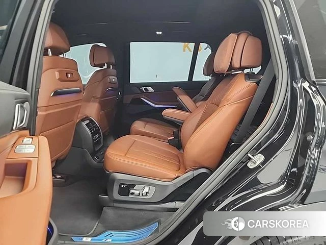 BMW X7 (G07) 2024 Черный из Кореи, фото 3