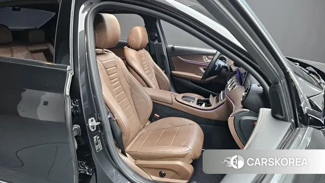 Mercedes-Benz E-Class W213 2021 Серый из Кореи, фото 3